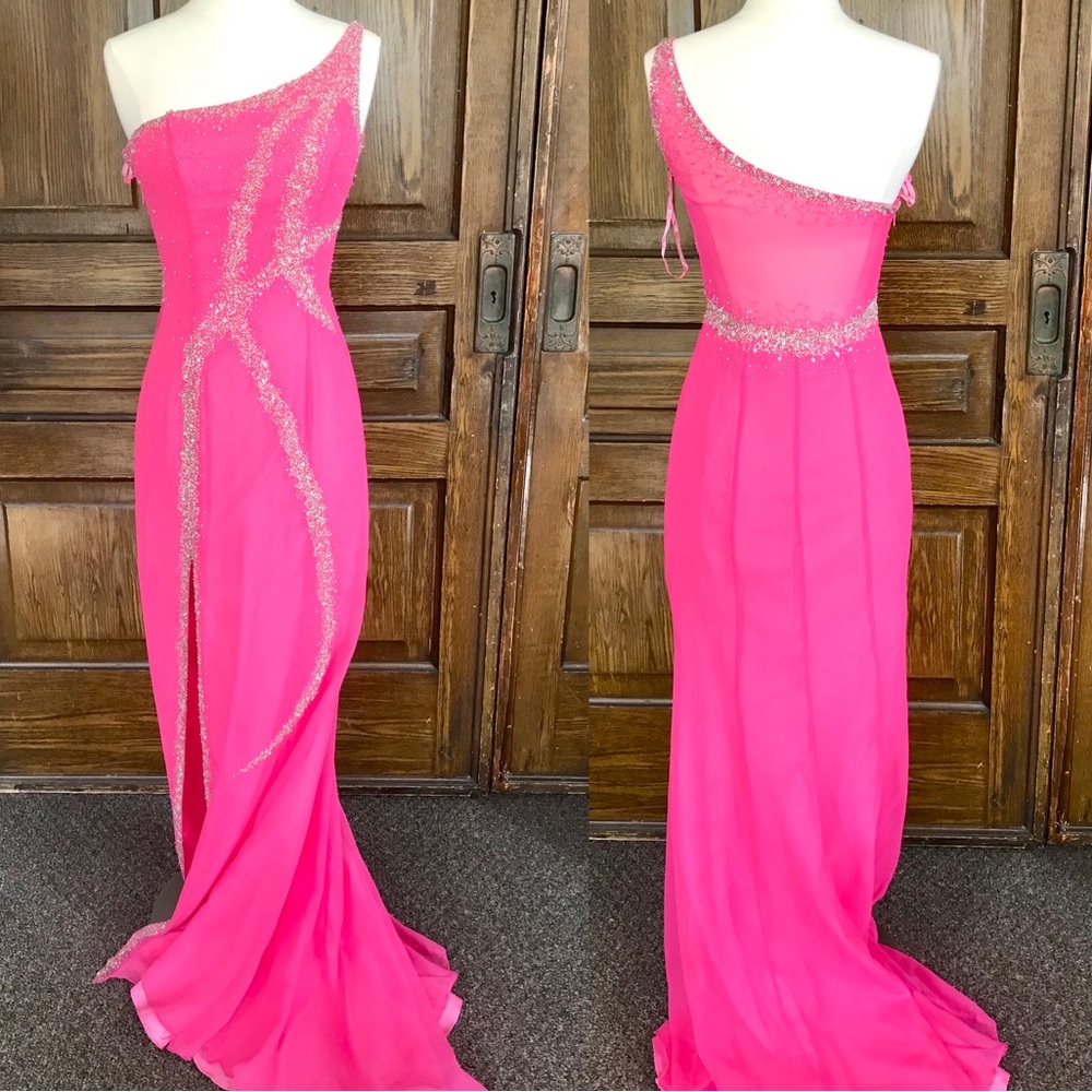 Chic One-Shoulder Pink Gown